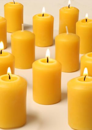 12Pcs Beeswax Candles, Natural Beeswax Votive Candles Bulk, Handmade Pure Bees Wax Votive Candles for Home Room Decor Party Wedding Spa, Smokeless and Dripless Votives Candles